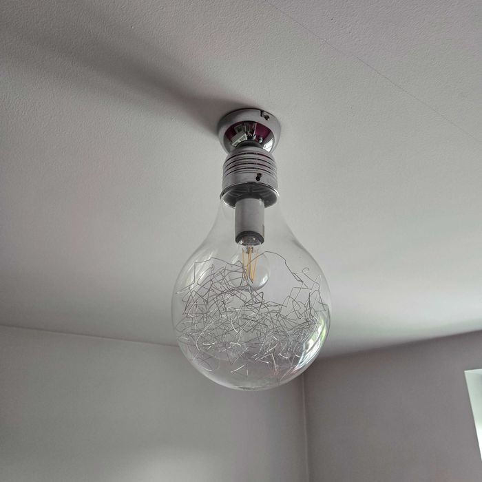 Lampa sufitowa pojedyńcza żarówka