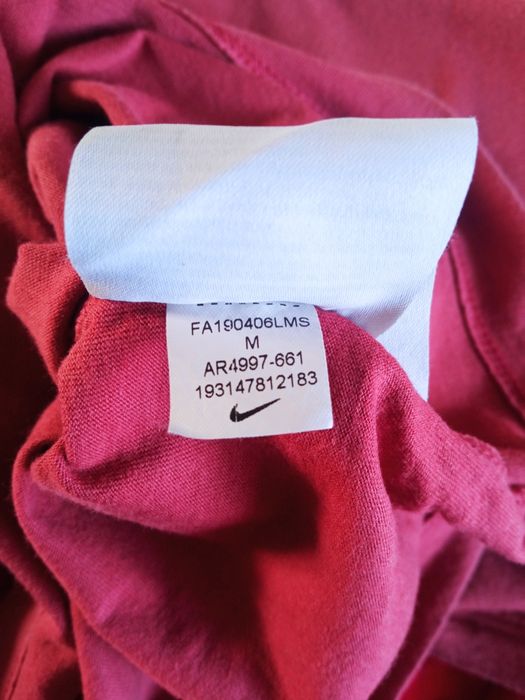 Bordowa koszulka Nike