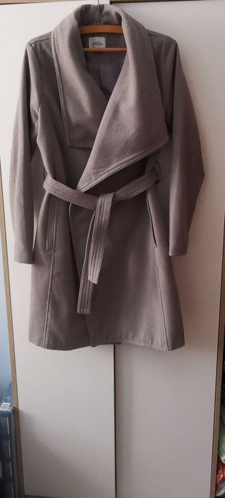 Szary plaszcz szlafrokowy