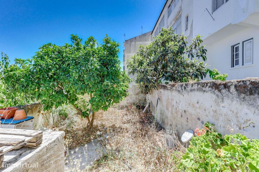 Apartamento T2 ,Terraço, 84m2, Rua General Teófilo da Trindade, Arrend