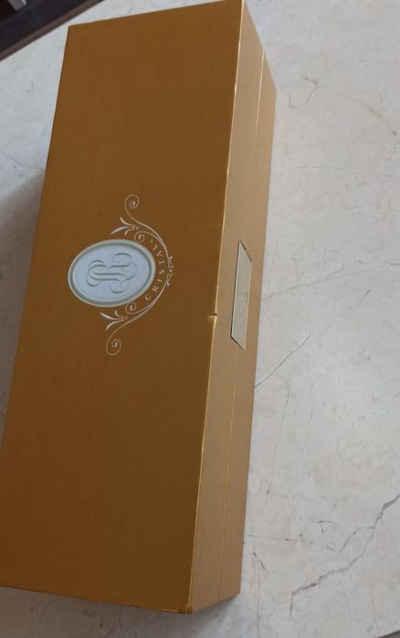 Пустые коробки от Cristal Dom perignon