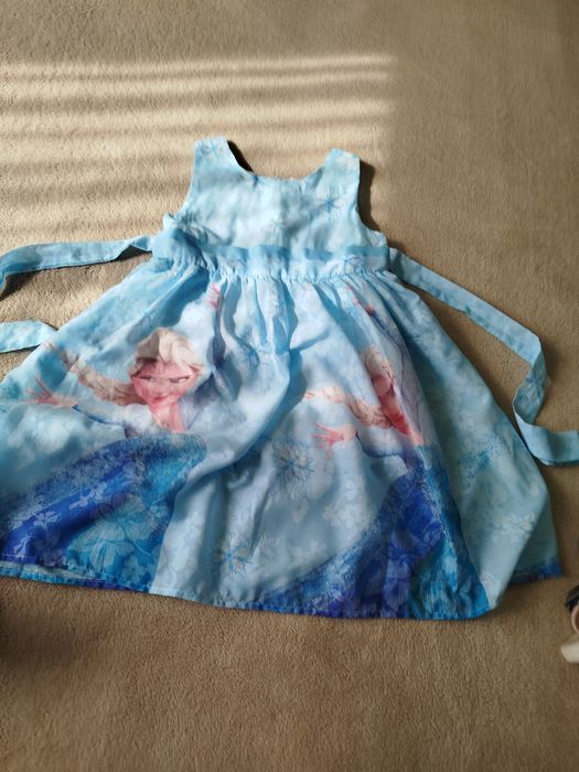 Сукні для дівчинки блакитне з Єльзою110-116, з сердечком 122