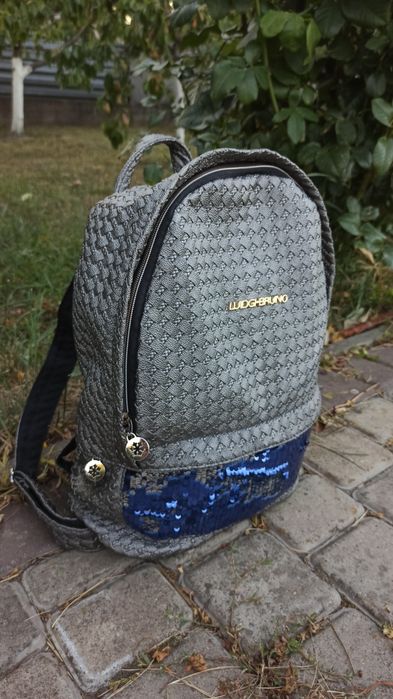 Рюкзачок шкільний, або рюкзачок для подорожі.