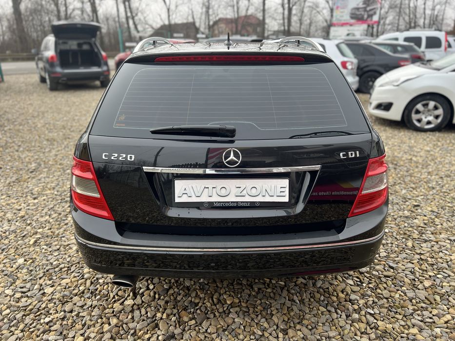 Дуже гарний стан , всі деталі по телефону