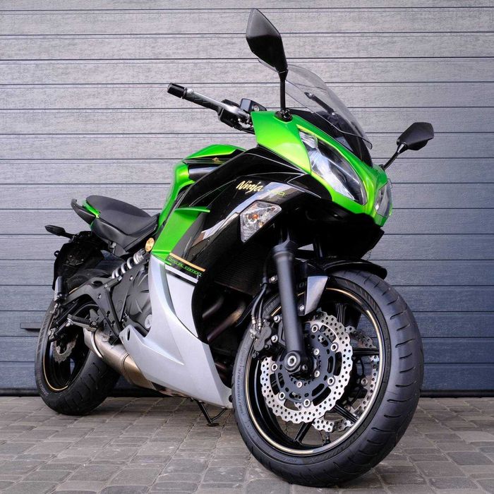 Продам мотоцикл Kawasaki Ninja 400 (9192)