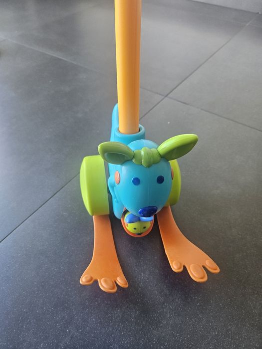 Brinquedo canguru