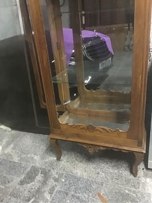 Vitrina muito antiga e linda e varios