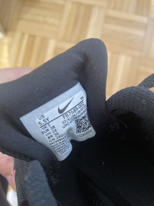 Кросівки Nike жіночі