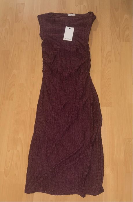 Bordowa sukienka pull&bear