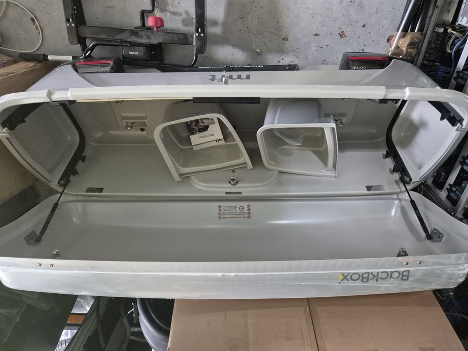 Kufer na hak MFT BackBox Silver + platforma BackCarrier + adaptery