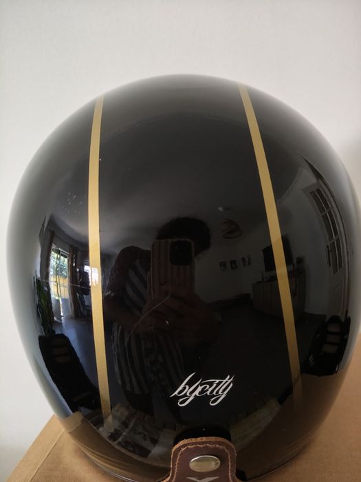 Capacete By City