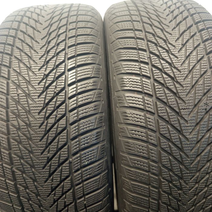 235/45R18 Goodyear UltraGrip