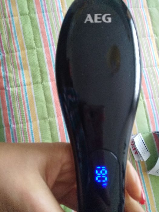 Escova de alisamento térmico AEG