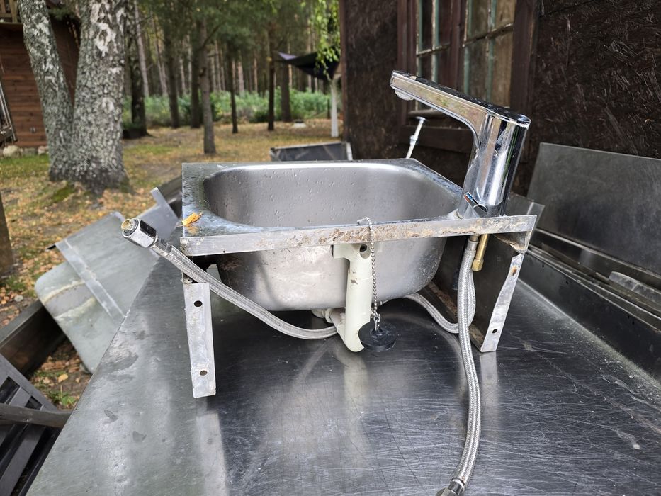 Podwieszany zlew gastronomiczny