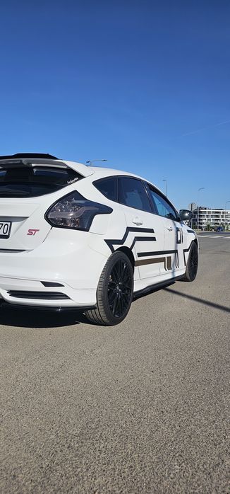 Ford Focus St 2013 photo 4