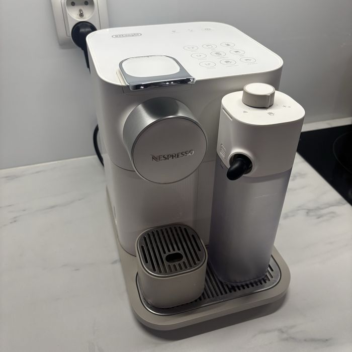 Ekspres na kapsułki DeLonghi Nespresso Gran Lattissima