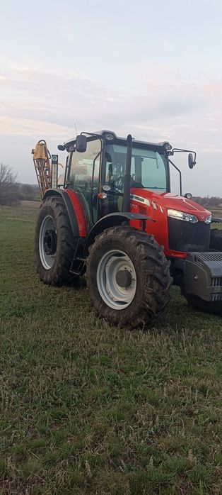 Продам трактор Massey Ferguson 6713