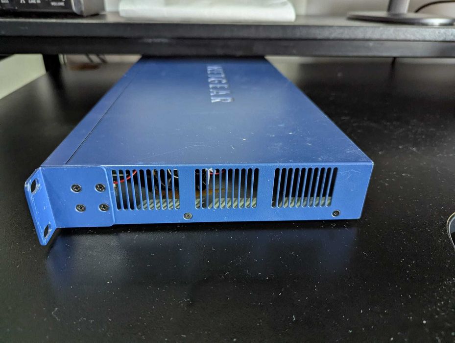 Netgear ProSafe GS7224T v3 – 24 Portas Gigabit Smart (Usado)