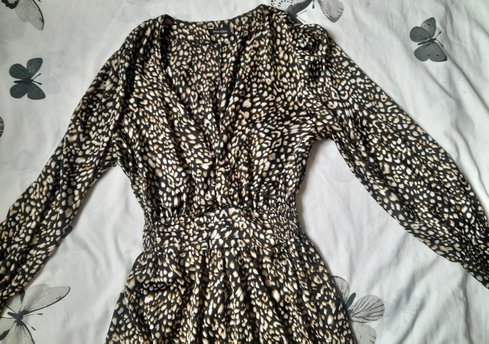 Сукні, костюми, платтячка жіночі