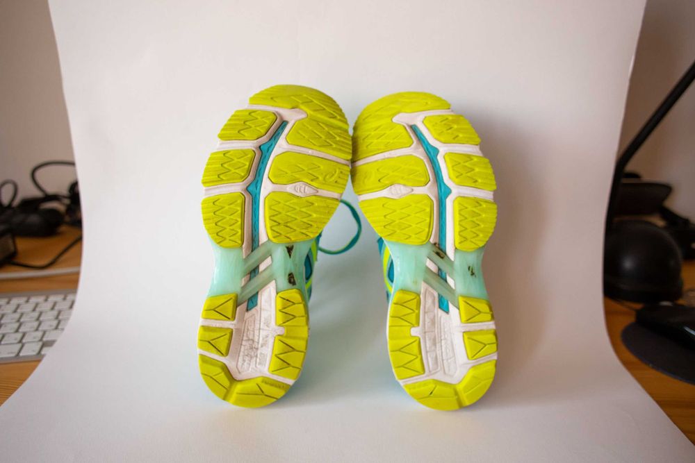 кросівки asics жіночі 24 см