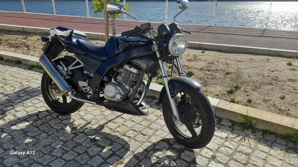 Daelim Roadwin FI 125cc - Bom estado / Pouco uso