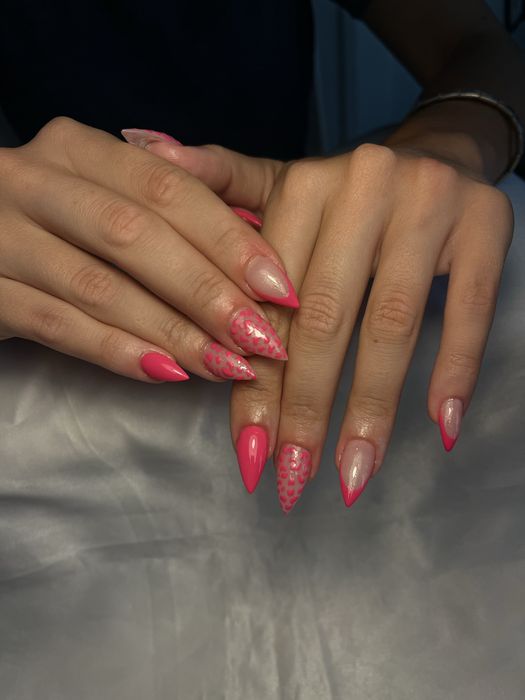 Unhas de gel por Clara Barros