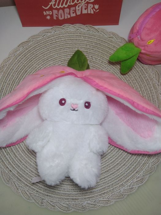 М'яка іграшка Зайчик в полуниці морквині Мягкая игрушка трансформер