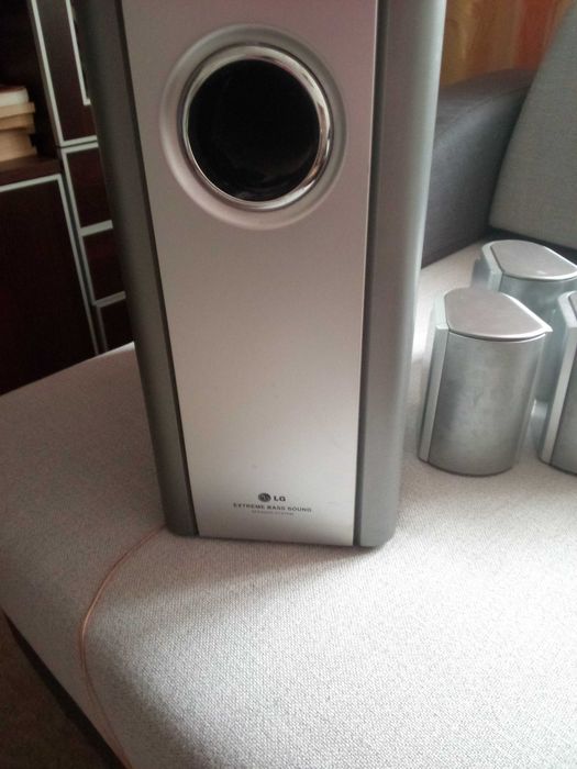 Subwoofer i głośniki 5szt