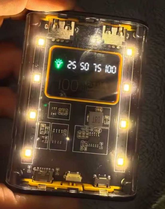 Стильный прозрачный корпус повербанка на 3 батареи 18650