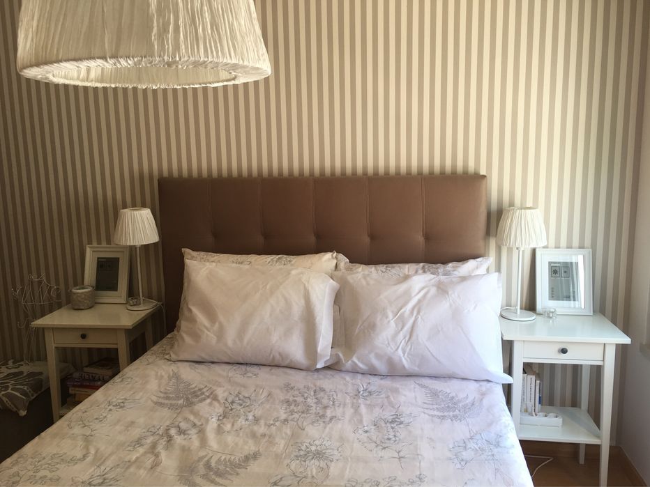 Cabeceira bege acastanhado