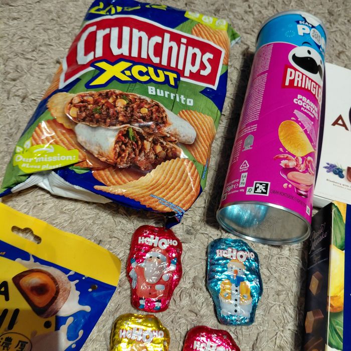 Zestaw słodyczy i chipsów