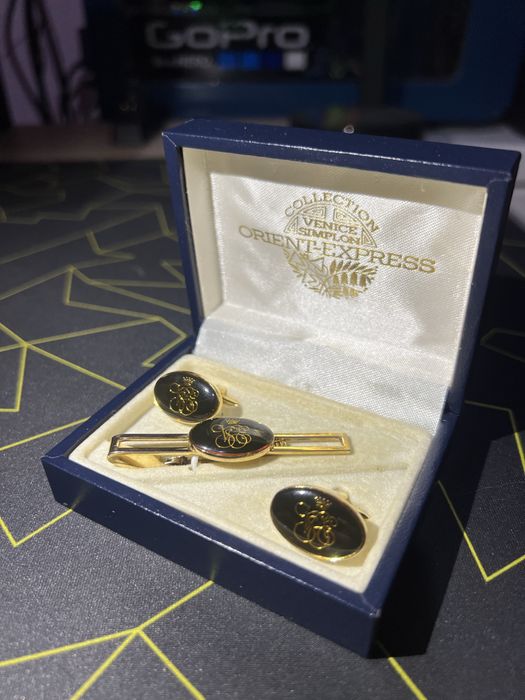 Коллекционные позолоченные запонки и зажим для галстука