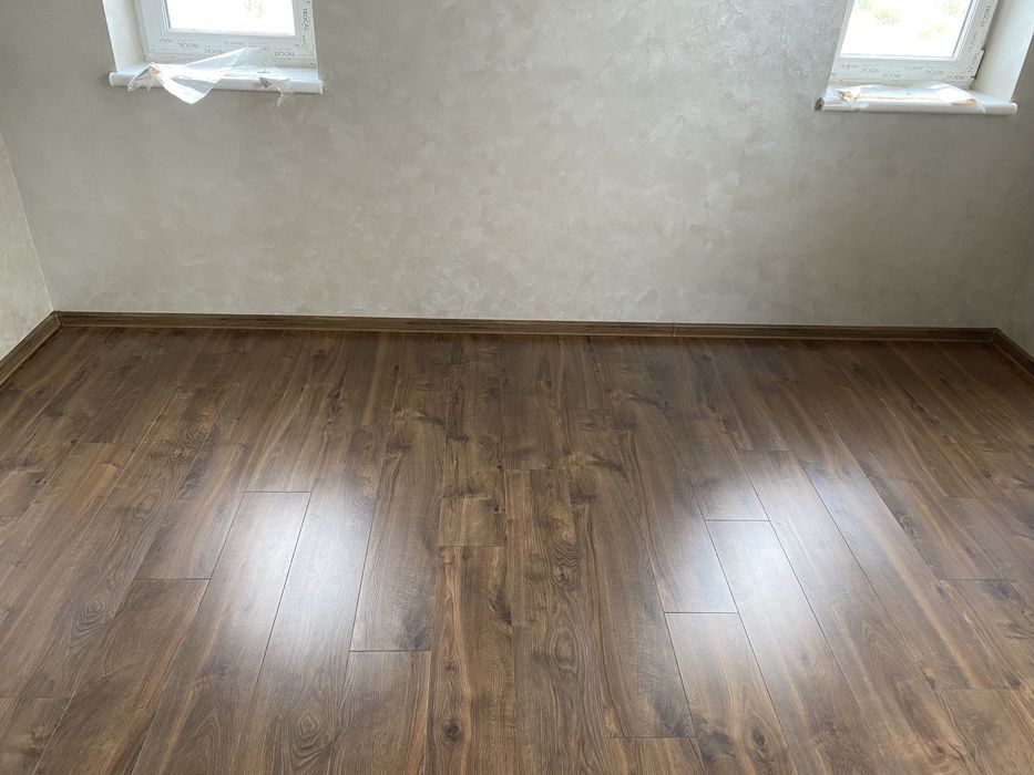 Укладка ламіната плінтусів паркетна дошка від 150