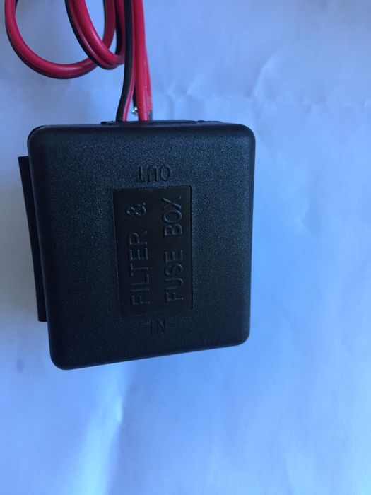 Relé / filtro 12V para câmera traseira