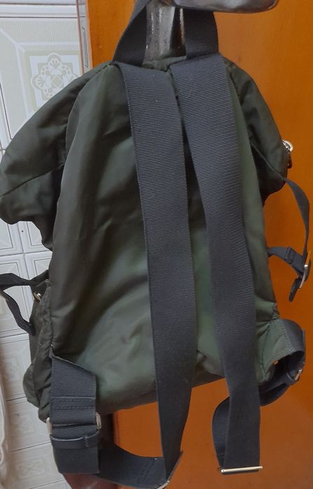 Mochila Zara cor verde seco - Bom estado - ÚLTIMOS DIAS