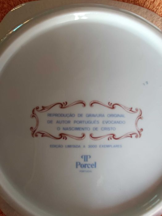 Prato colecionável da Porcel com edição limitada de 3000 exemplares