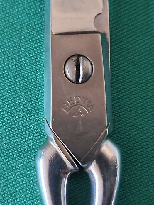 Tesoura Bedima Ticino, com pontas curvas, em aço inox, vintage
