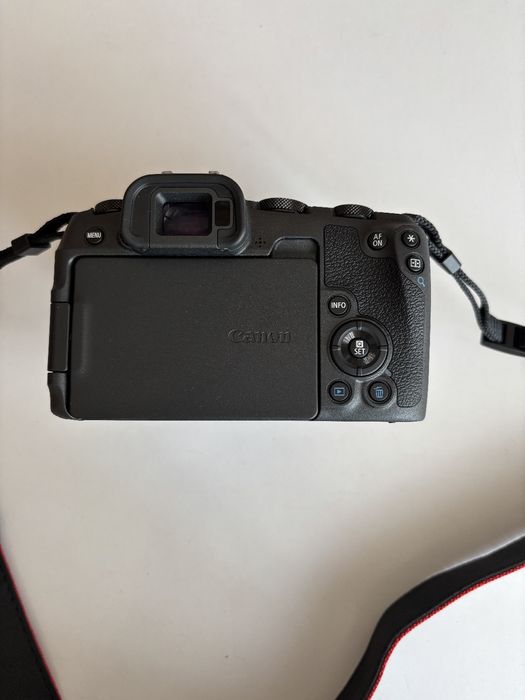 CANON EOS RP + RF 50mm f/1.8 STM — стан нового!
