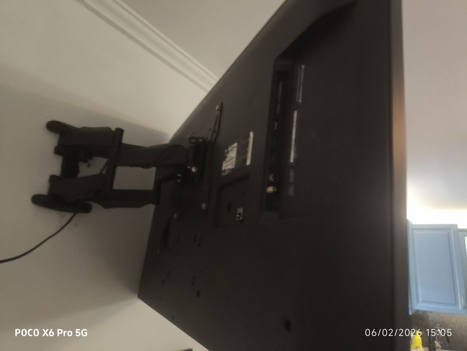 SmartTV UHD LG 43" em óptimo estado