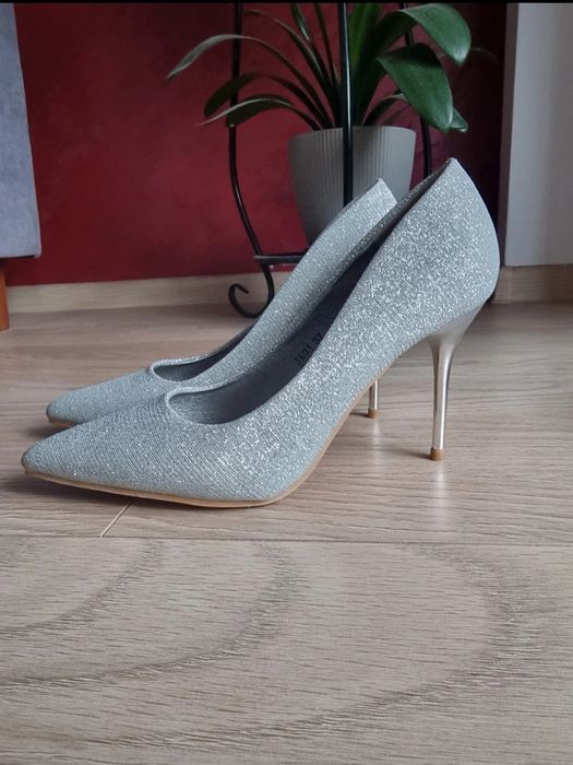 Szpilki srebrne czółenka