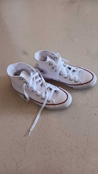 Ténis brancos Converse