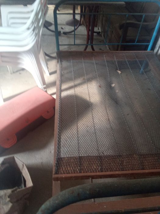 Cama de ferro muito antiga