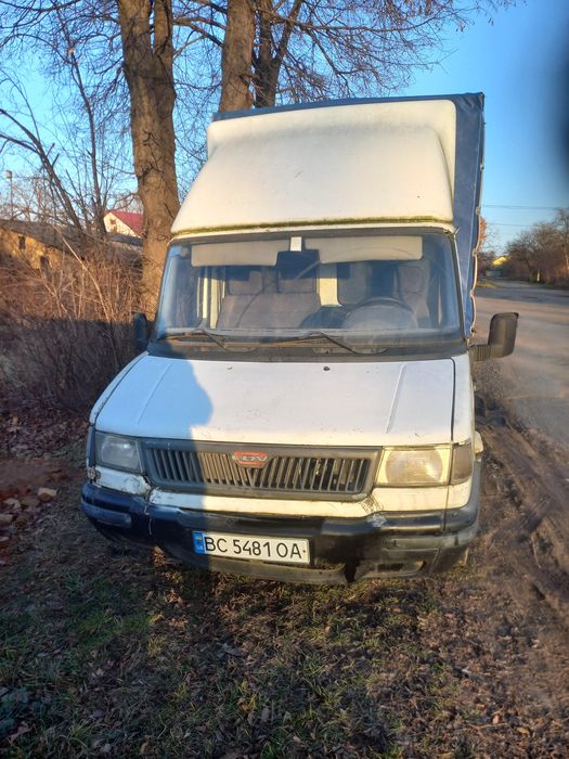 Продам бус потребує зварки