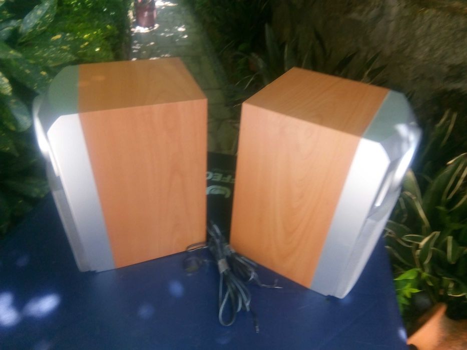 Colunas de som de aparelhagem.