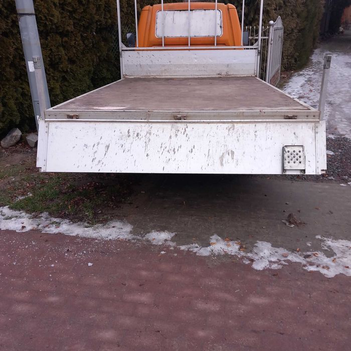 Paka, zabudowa, burta do busa