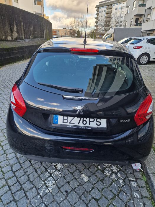 Peugeot 208 1.6 VTi (120cv) – Conforto, estilo e fiabilidade!