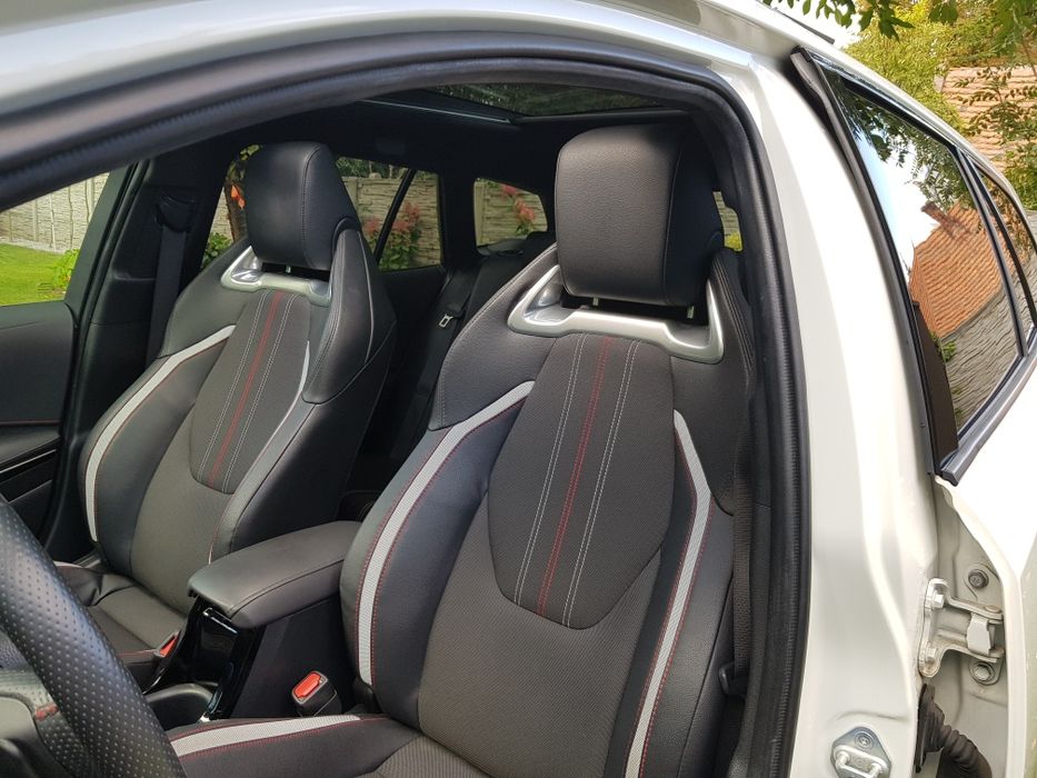 Toyota Corolla 2.0 hybrid  e21 sprzedam lub zamienię.-Head up panorama