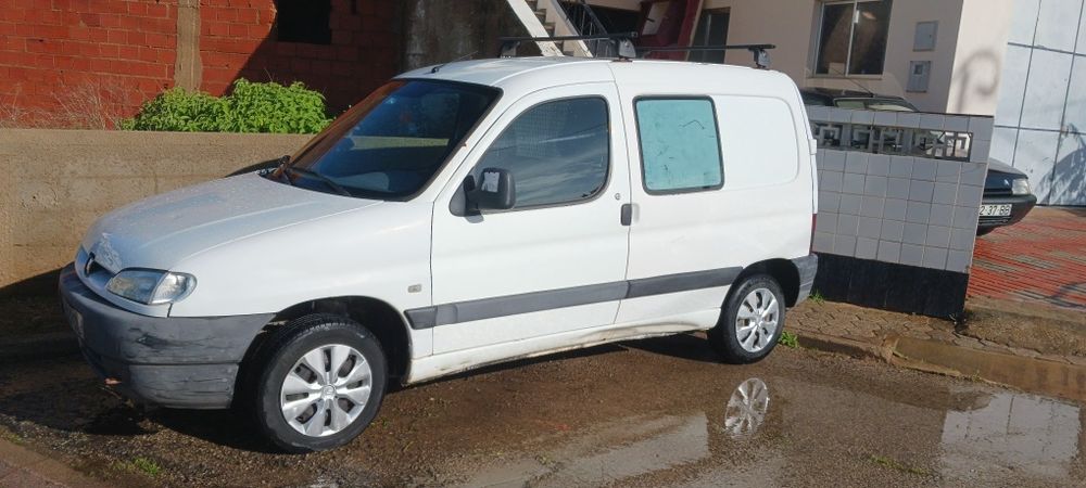 Carinha partiner em bom estado