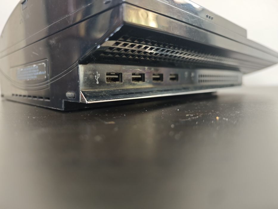 Playstation 3 CECHC04 Retrocompativel (Para Peças/Reparação)