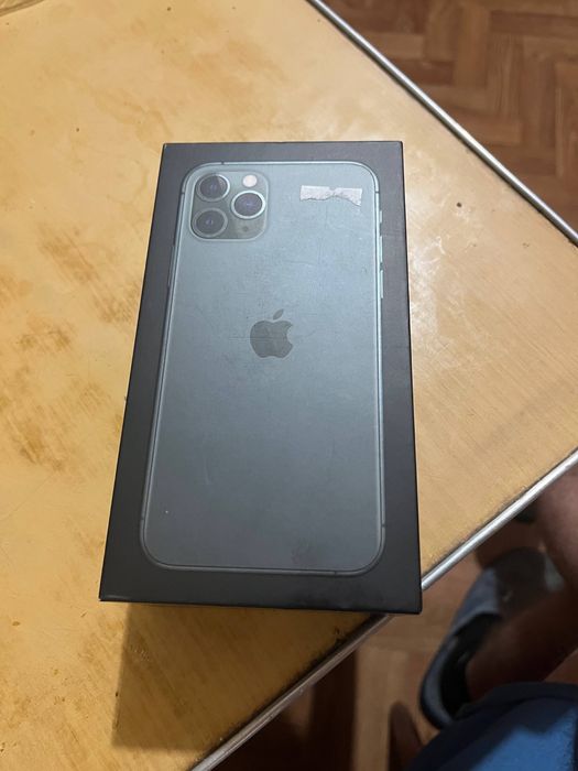 Телефон iPhone 11 Pro